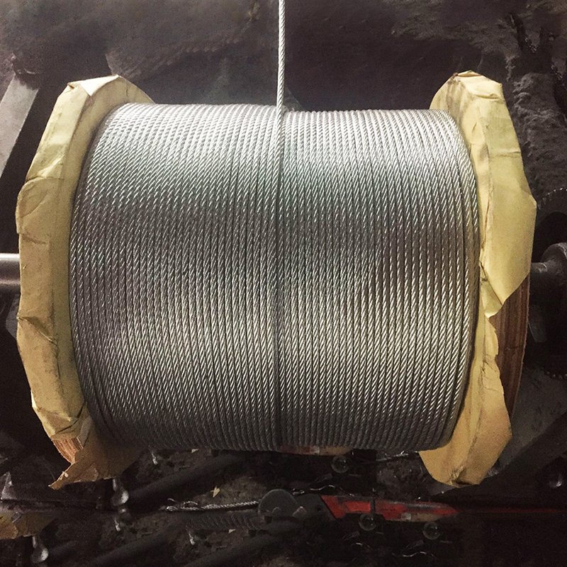 حبل سلكي فولاذي مجلفن 6x12+7FC 3-12mm للاستخدام في الربط والقطر والأحمال الخفيفة والزراعة