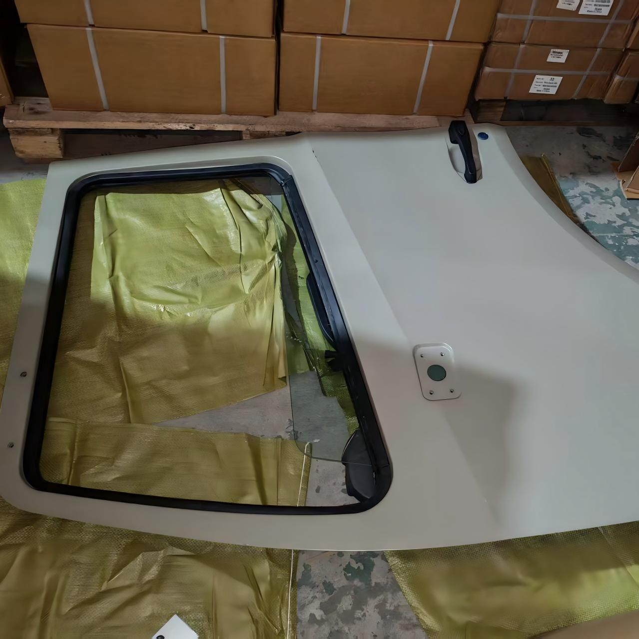 باب كامل أيسر Hohan WG1671330303 لـ SINOTRUK HOHAN شاحنة ثقيلة (مجموعة الباب الأيسر)