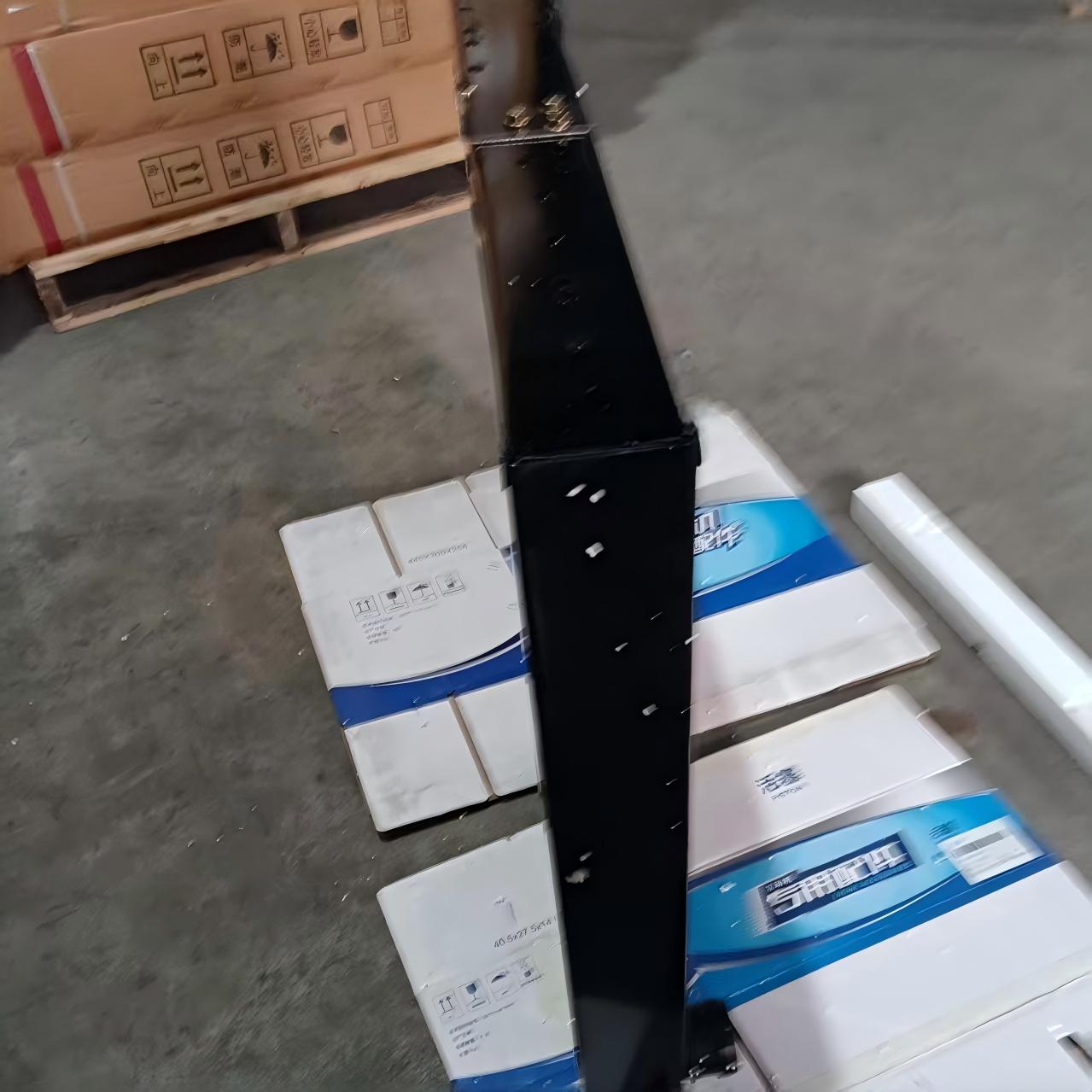 رادياتير DZ95259532202 لنظام تبريد الشاحنات الثقيلة (رادياتير محرك من الألومنيوم)