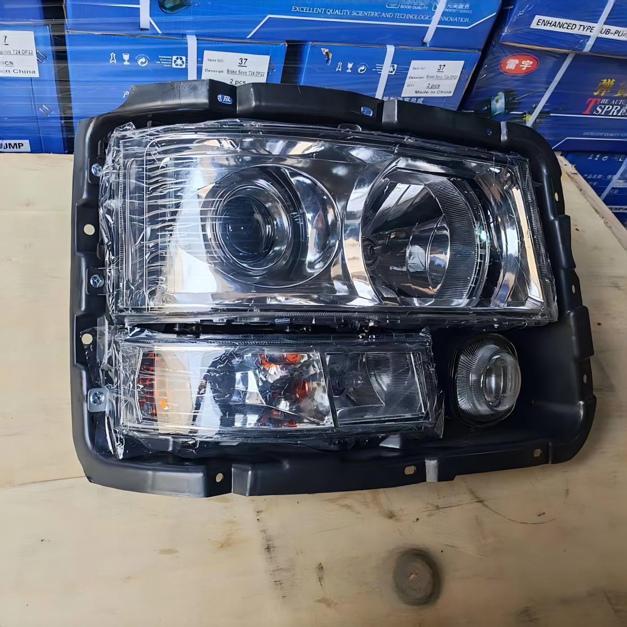 مصباح أمامي Shacman R (الجانب الأيمن) مجموعة مصباح أمامي للشاحنة لسلسلة SHACMAN F2000 / F3000 / H3000