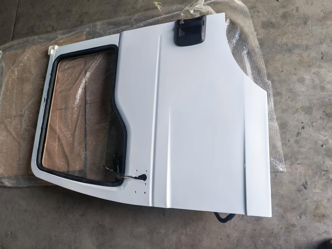 مجموعة مفتاح الباب الأيسر SINOTRUK HOWO TX AZ1671210103 مع ضفيرة الأسلاك والمستشعر أبيض