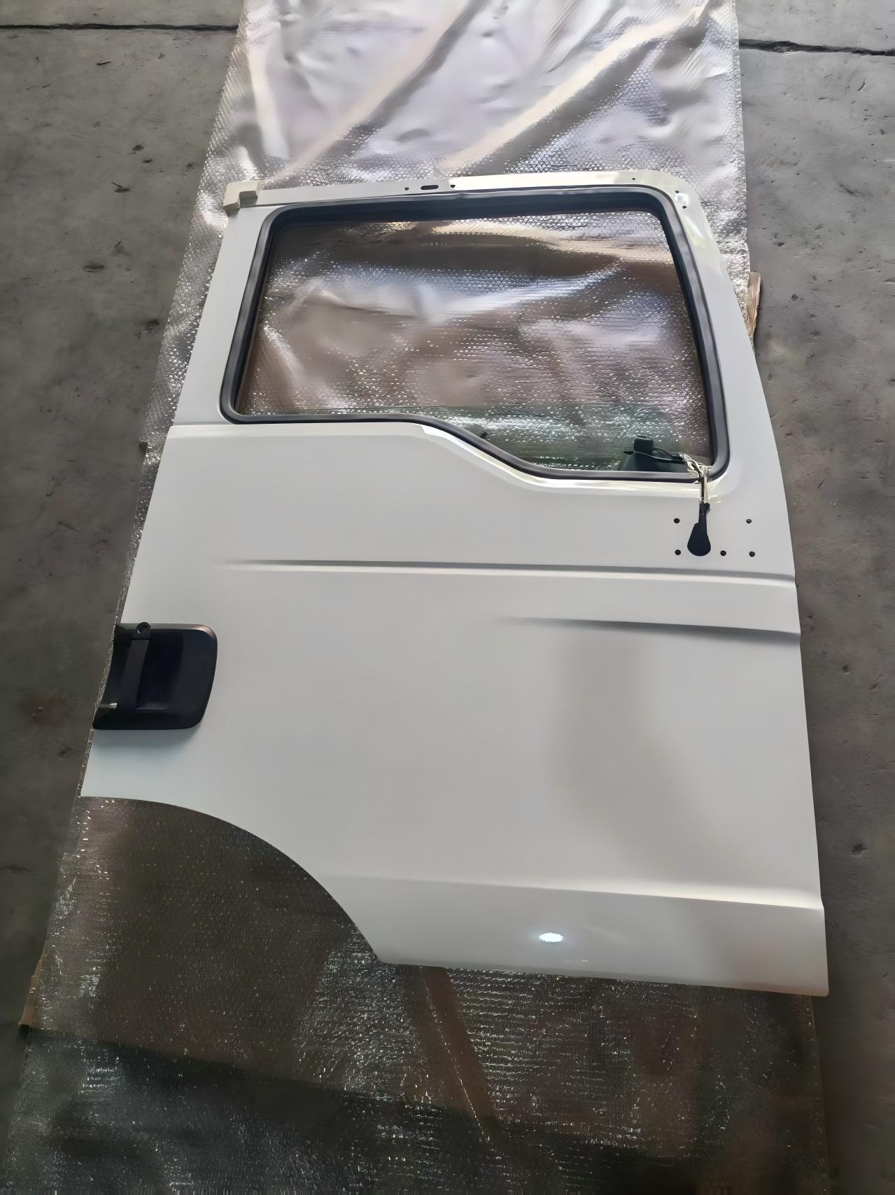 مجموعة مفتاح الباب الأيمن SINOTRUK HOWO TX AZ1671210104 مع ضفيرة الأسلاك والمستشعر أبيض