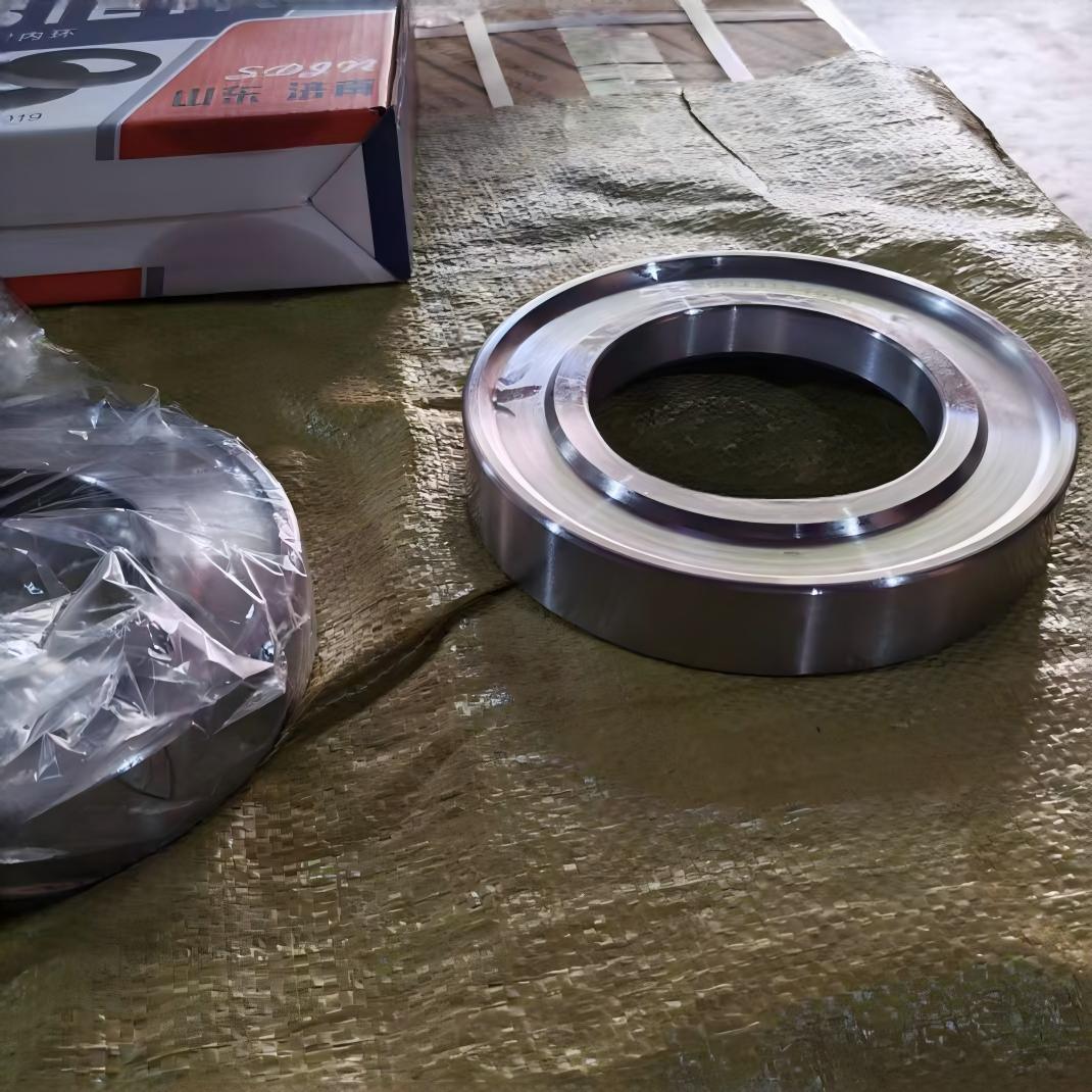 مباعد مقعد مانع زيت العجلة الخلفية SINOTRUK HOWO AC16 AZ9231340317 بدون حلقة O-Ring