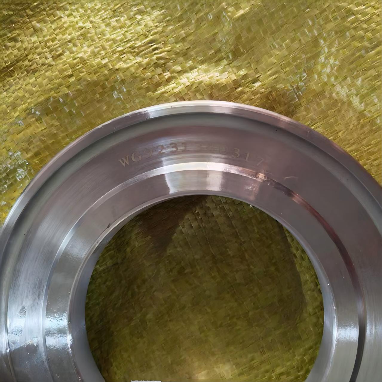 مباعد مقعد مانع زيت العجلة الخلفية SINOTRUK HOWO AC16 AZ9231340317 بدون حلقة O-Ring