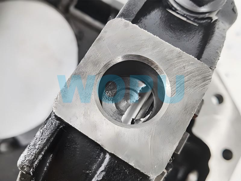 مبيت تخفيض المحور AZ9981320011 لشاحنة SINOTRUK HOWO AC16 الثقيلة