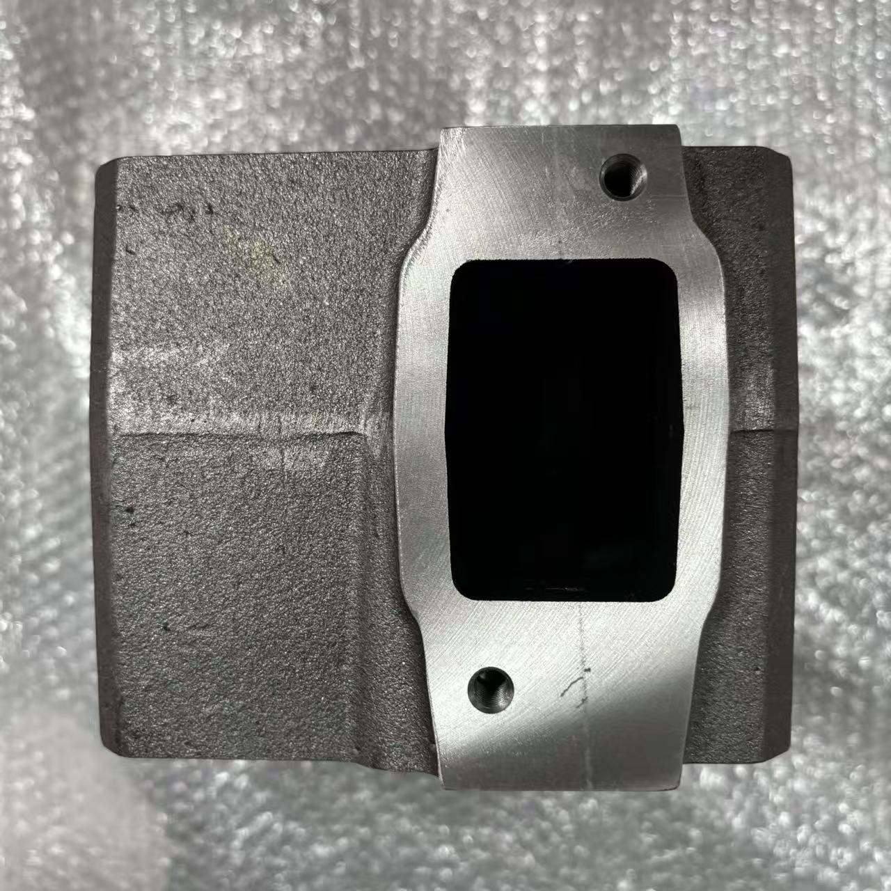 رأس أسطوانة المحرك A21246040010D لشاحنة Sinotruk D12 الثقيلة، قطع غيار محرك الديزل