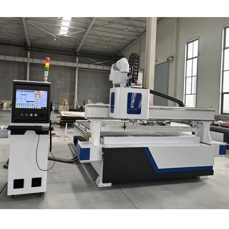 هل يمكن لماكينة راوتر CNC بنظام ATC تقليل فترة التوقف عن الإنتاج في أعمال النجارة على دفعات؟