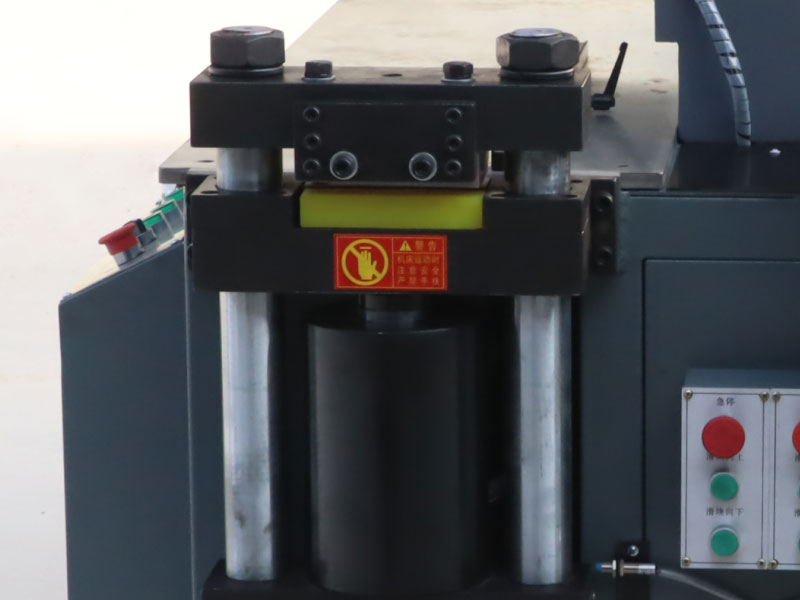 كيف تقلل آلات قضبان التوصيل Servo CNC الهدر في إنتاج قضبان التوصيل المتنوعة