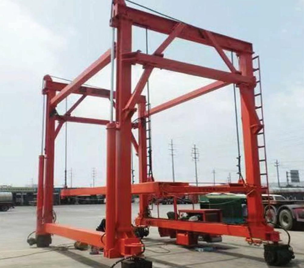 Straddle Carrier