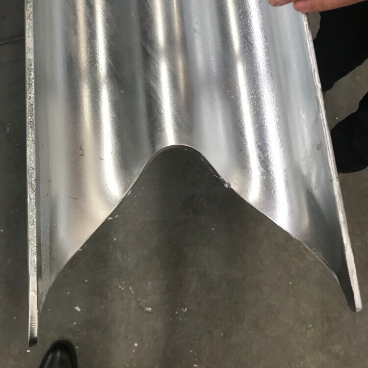 أعمدة كهربائية مجلفنة