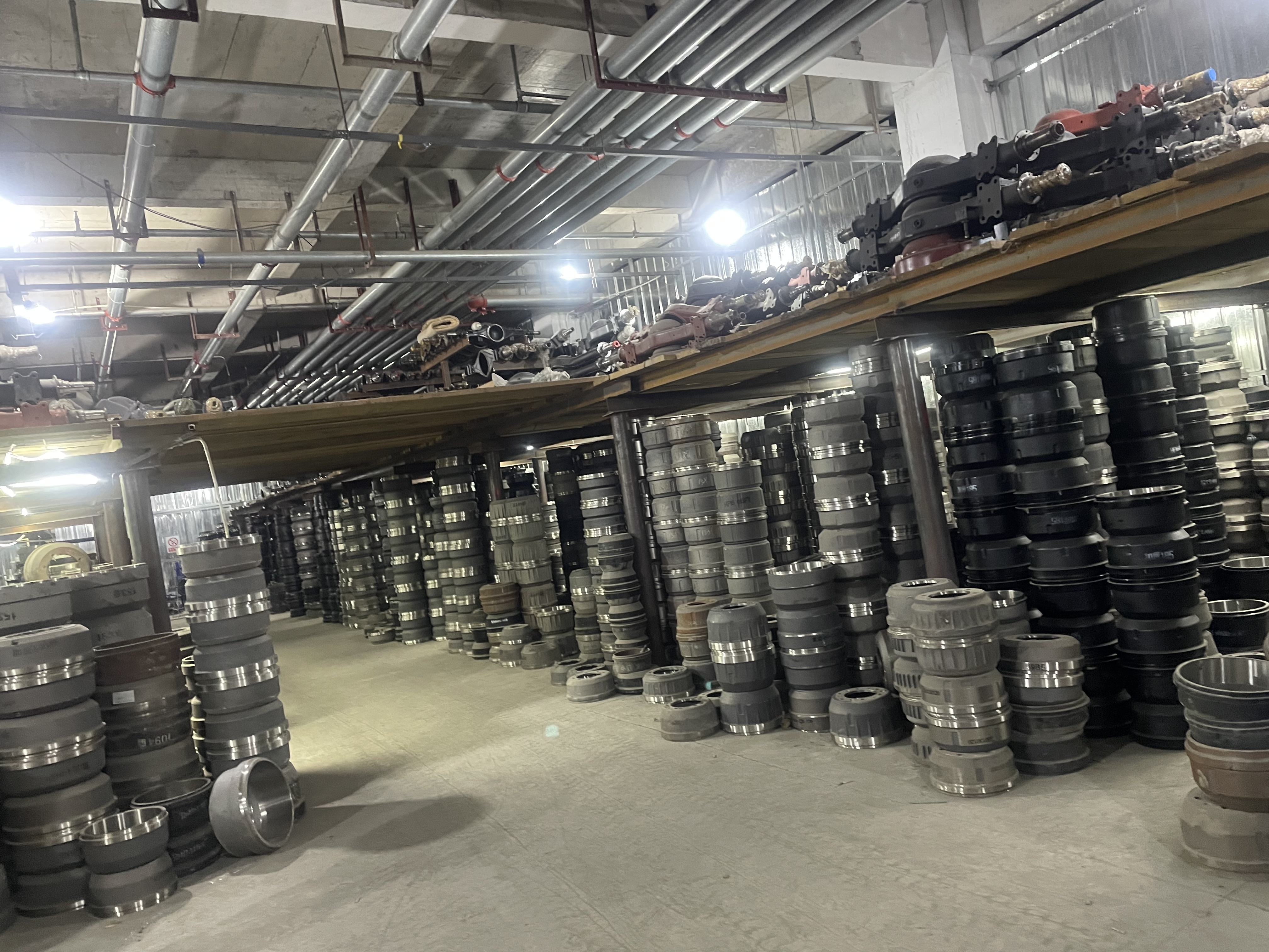 قطع غيار الشاحنات