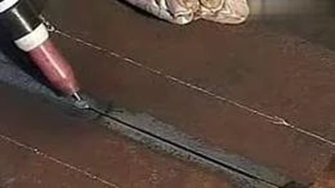 لماذا تتطلب بعض عمليات اللحام استخدام اللحام بقوس الأرجون كطبقة أولية؟