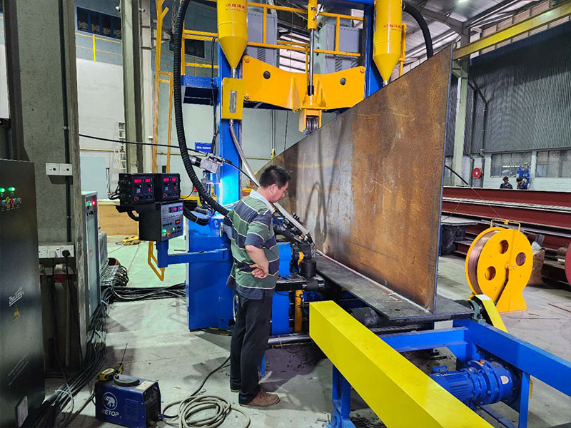 ماكينة لحام تجميع العارضة H لتجميع العارضة H استقامة 3 في 1