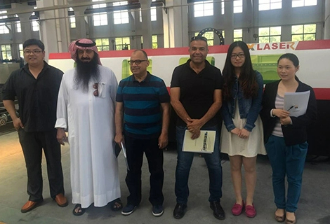 احتاج أحد العملاء من الشرق الأوسط إلى جهاز الليزر