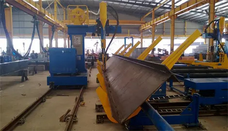 ماكينة لحام الكابولي