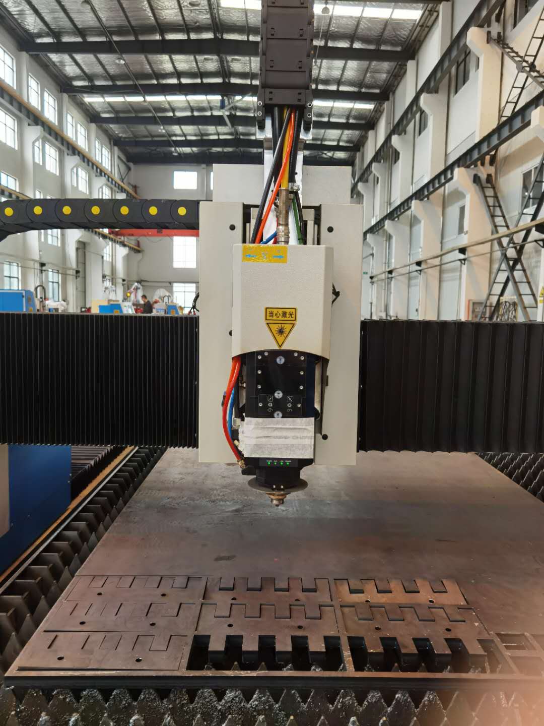 آلة قطع ألياف الليزر عالية الطاقة