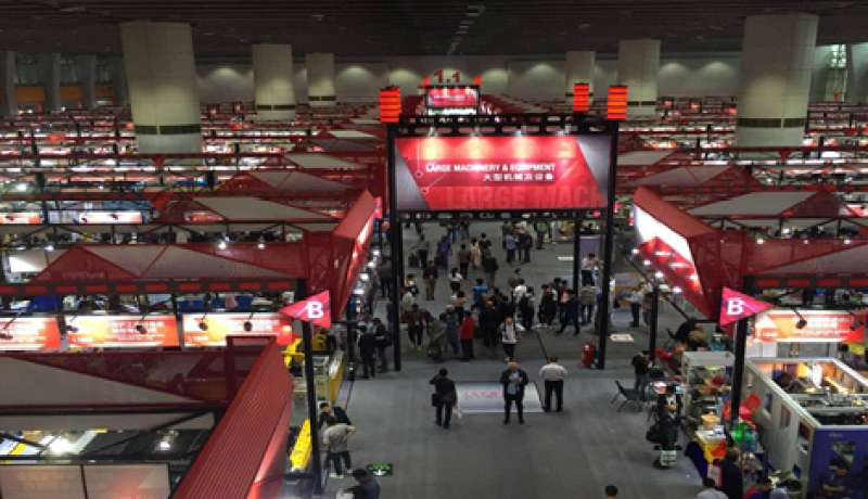 انتهى معرض كانتون الخريف، وكان تشو شيانغ مليئا بالمكافآت