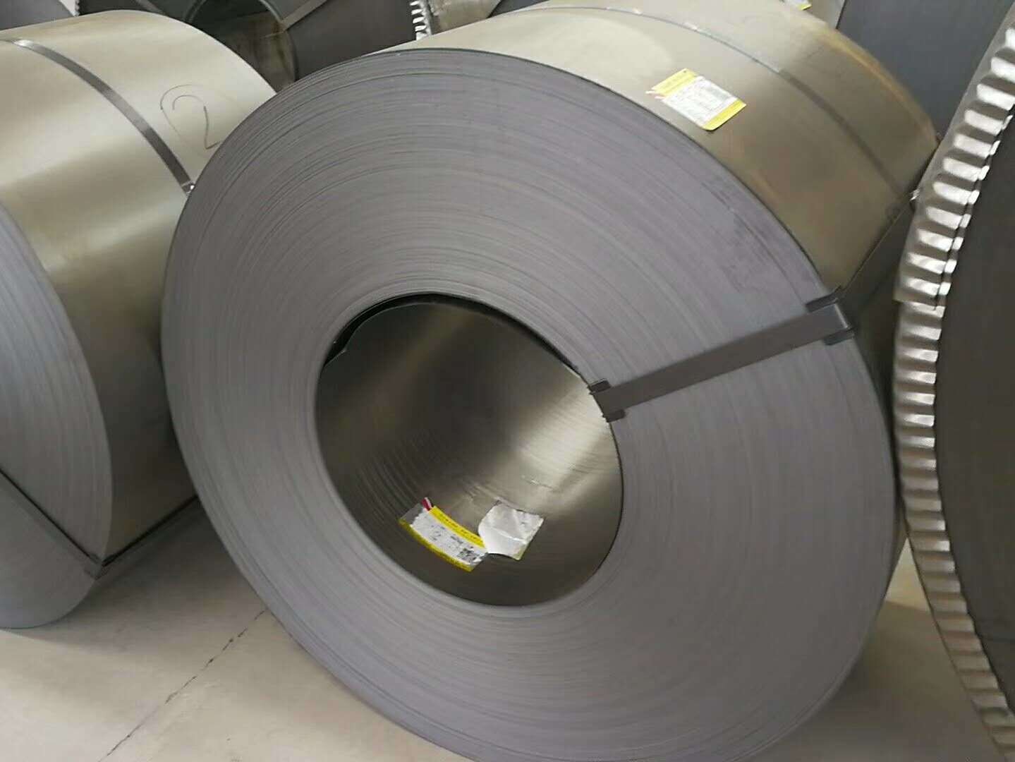 لفائف المدرفلة الساخنة