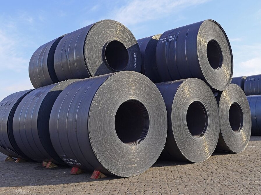 لفائف الصلب الكربوني