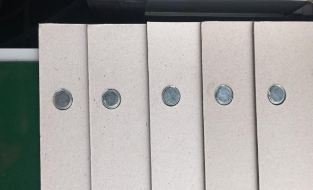 ماكينة لصق المغناطيس الأوتوماتيكية