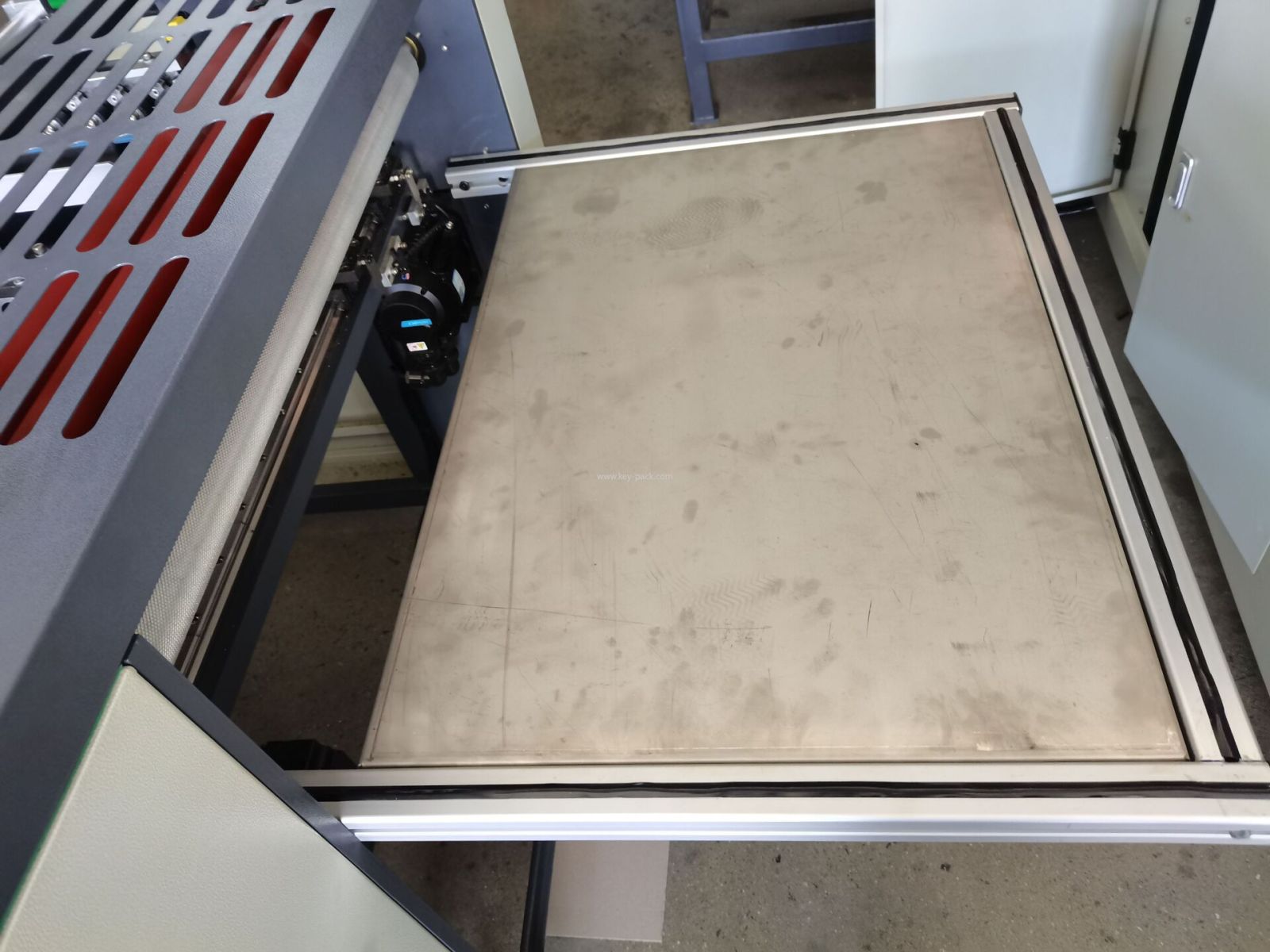 آلة قطع الزوايا باتجاه واحد