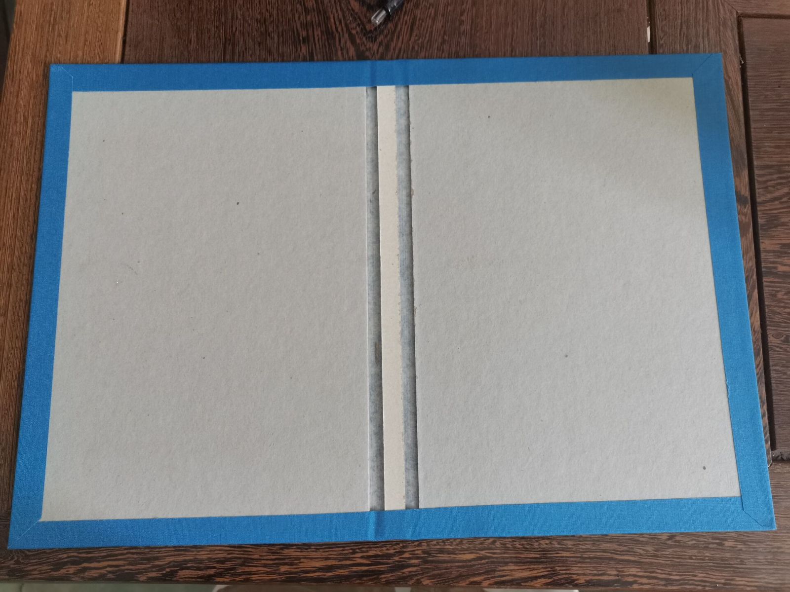 ماكينة تصنيع العلب الأوتوماتيكية