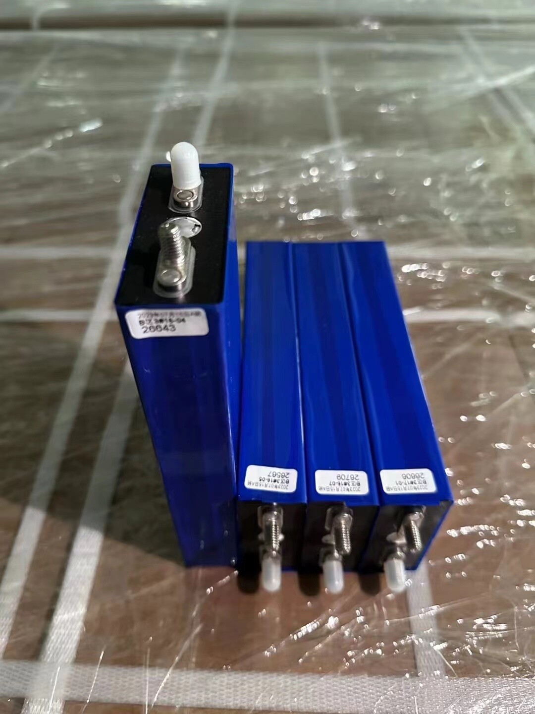 بطارية إل إف بي