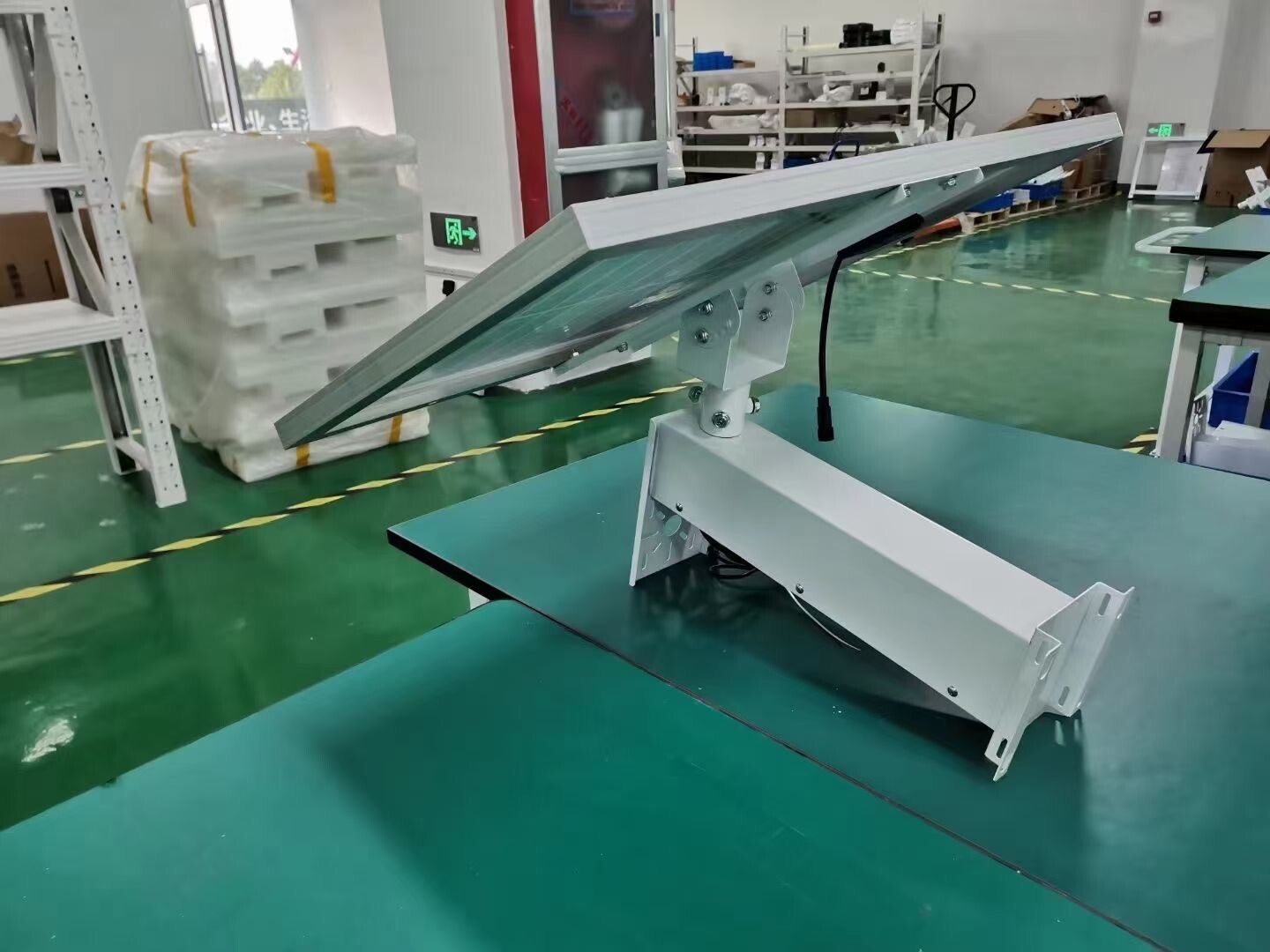 نظام إمداد الطاقة الشمسية ببطارية 18650