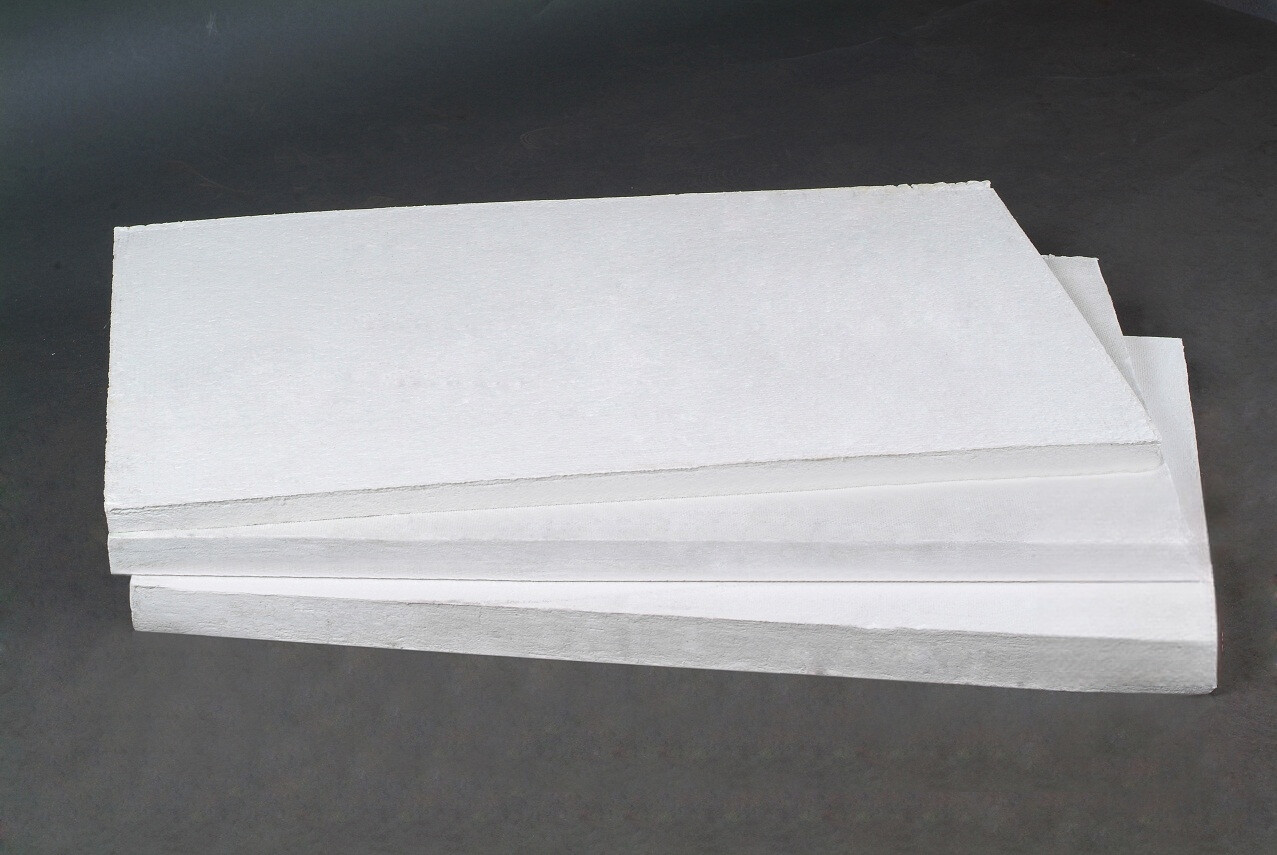 كيف يعمل لوح سيليكات الكالسيوم على إطالة عمر فرن الزجاج