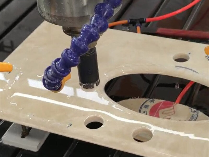 جهاز التوجيه باستخدام الحاسب الآلي فوق السطح GSY-3015D