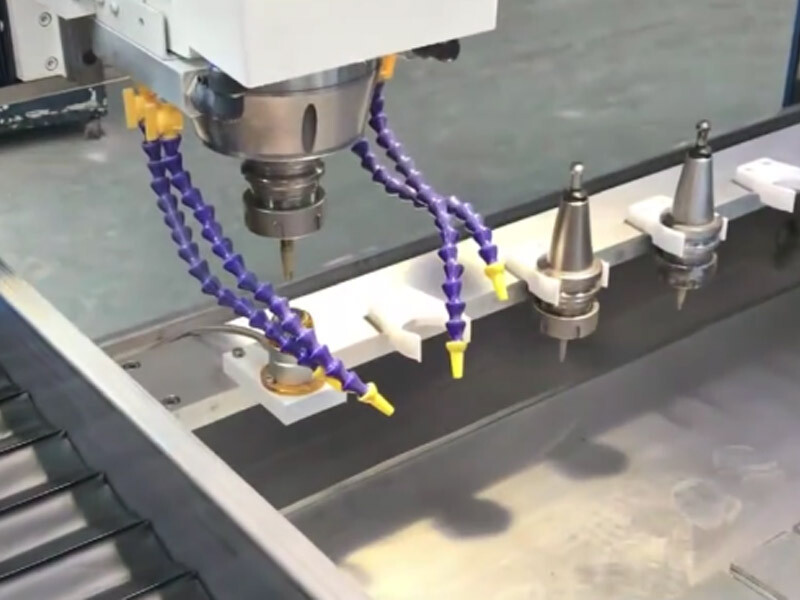 جهاز التوجيه باستخدام الحاسب الآلي الحجري SH-1530ATC