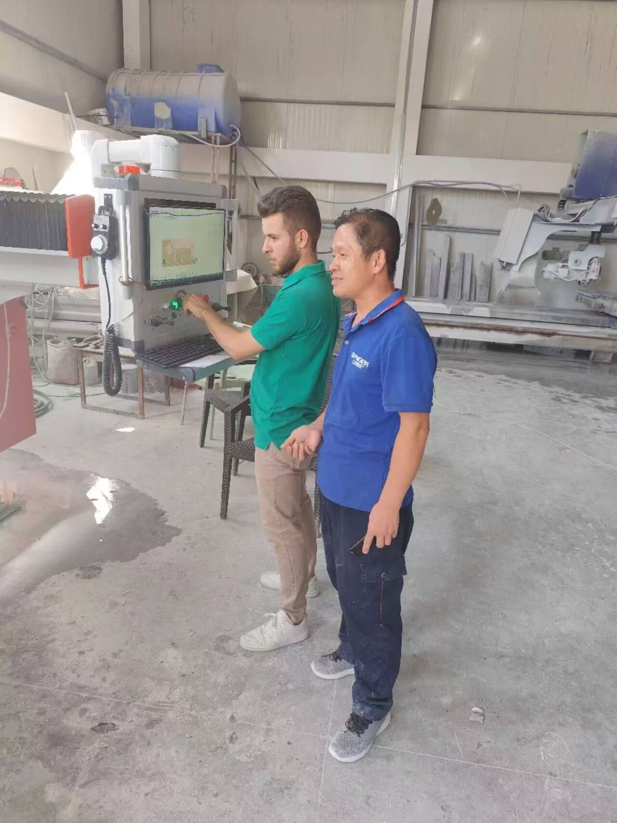 GANGER CNC provide after-service for installation and testing in European2.jpg GANGER CNC provide after-service for installation and testing in European2.jpg