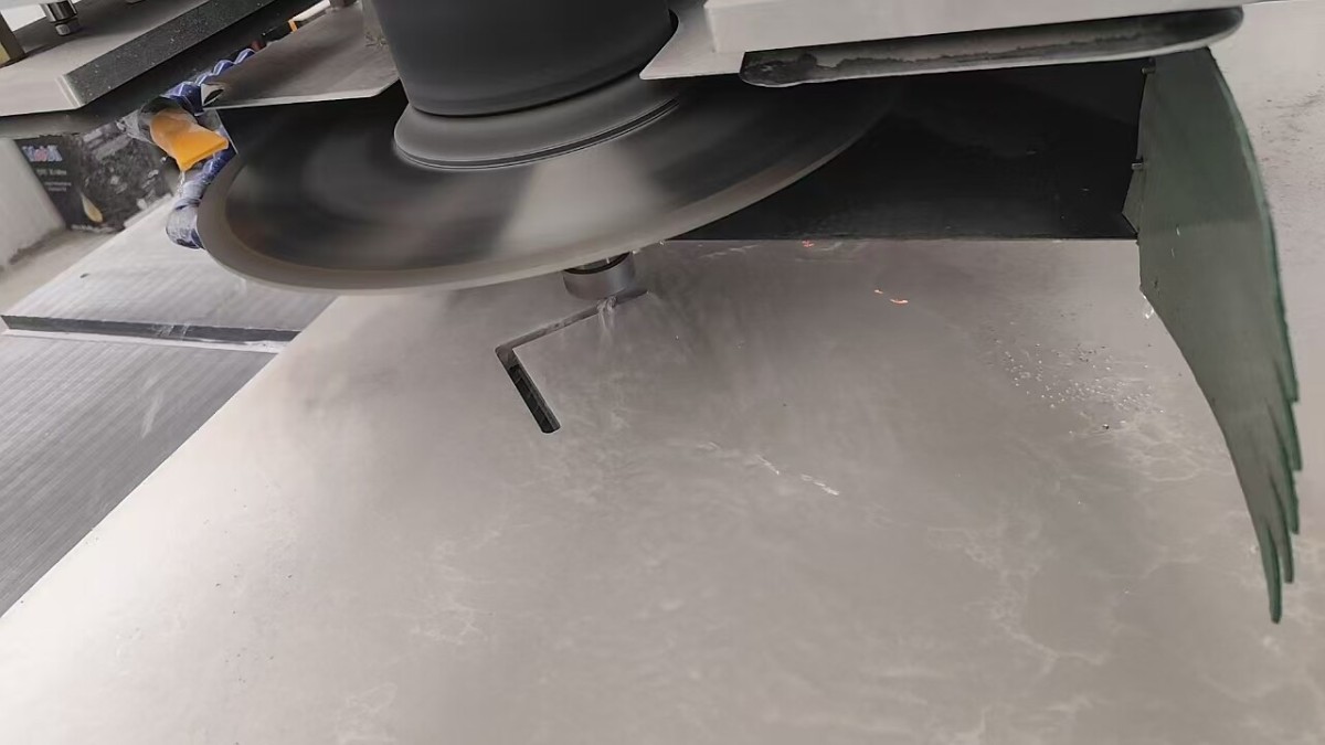 GANGER CNC provide after-service for installation and testing in European6.jpg GANGER CNC provide after-service for installation and testing in European6.jpg