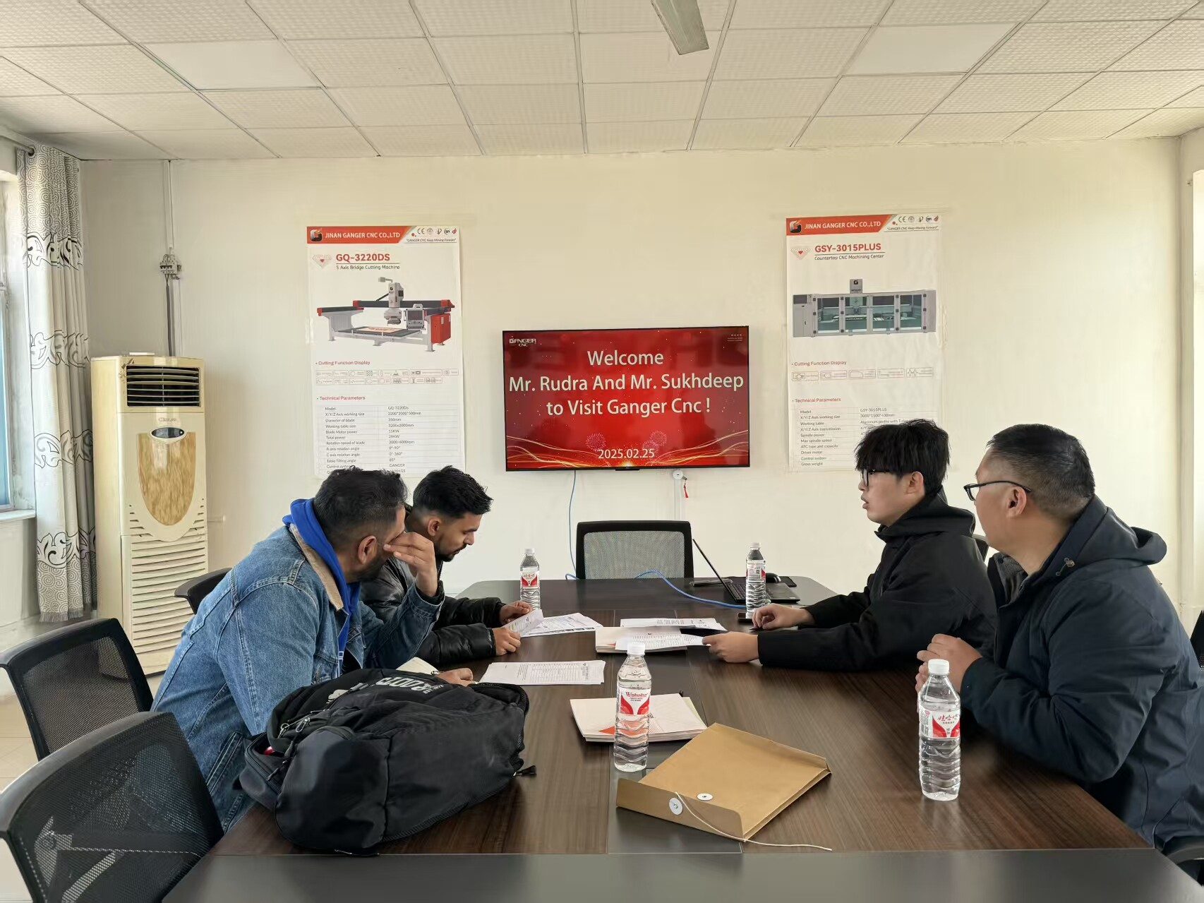 زيارة ناجحة للعميل وماكينة المنشار الجسر 5+1