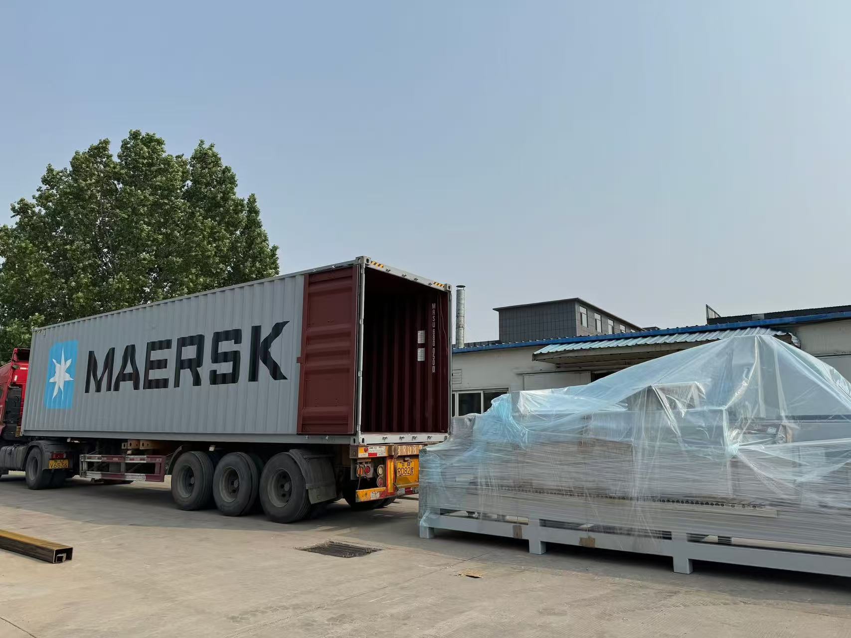 منشار الجسر خماسي المحاور ومركز سطح العمل المشحون إلى أوروبا