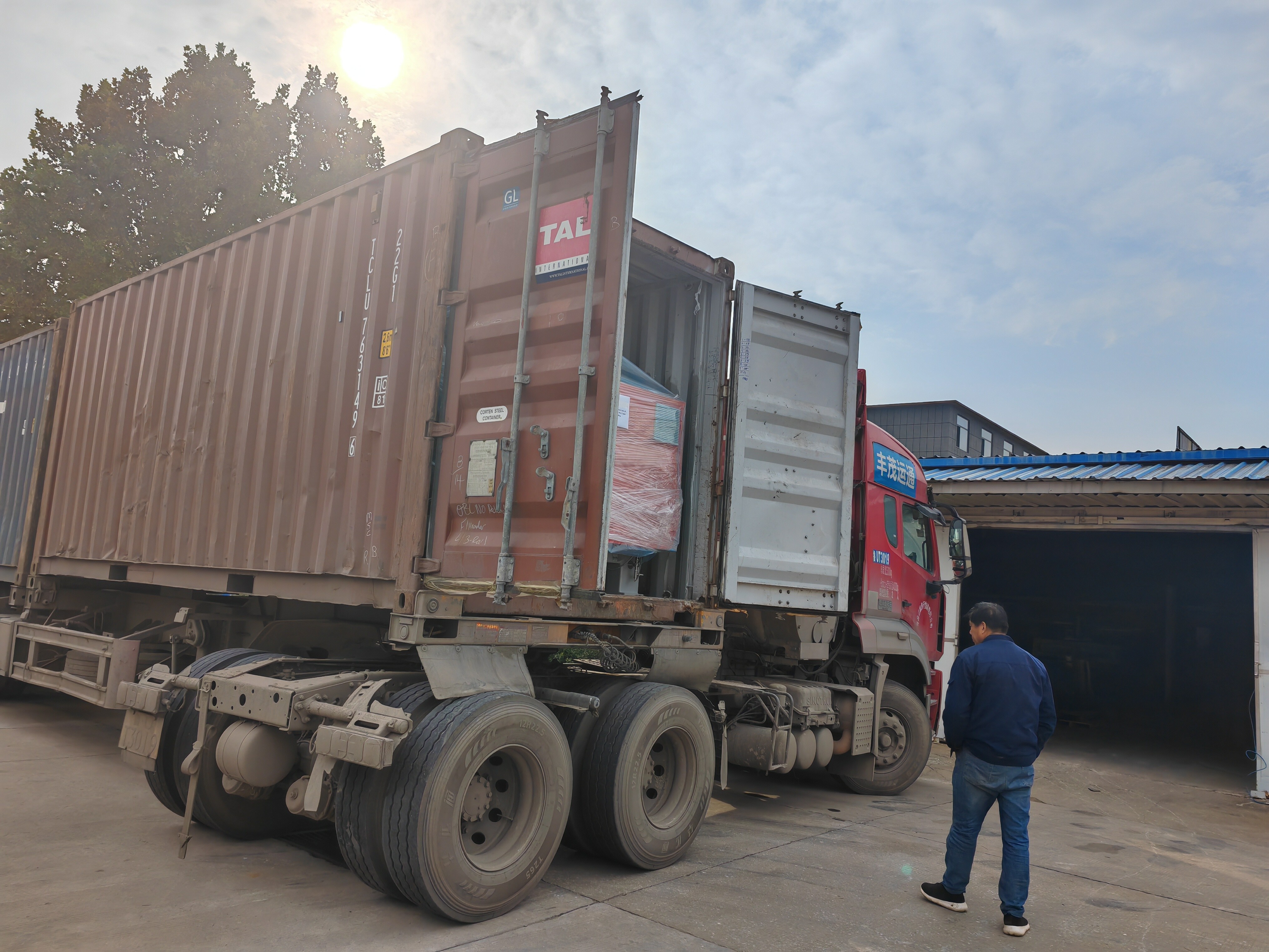 شحنت جانجر سي إن سي منشار الجسر بخمس محاور GQ-3220DS إلى أوروبا