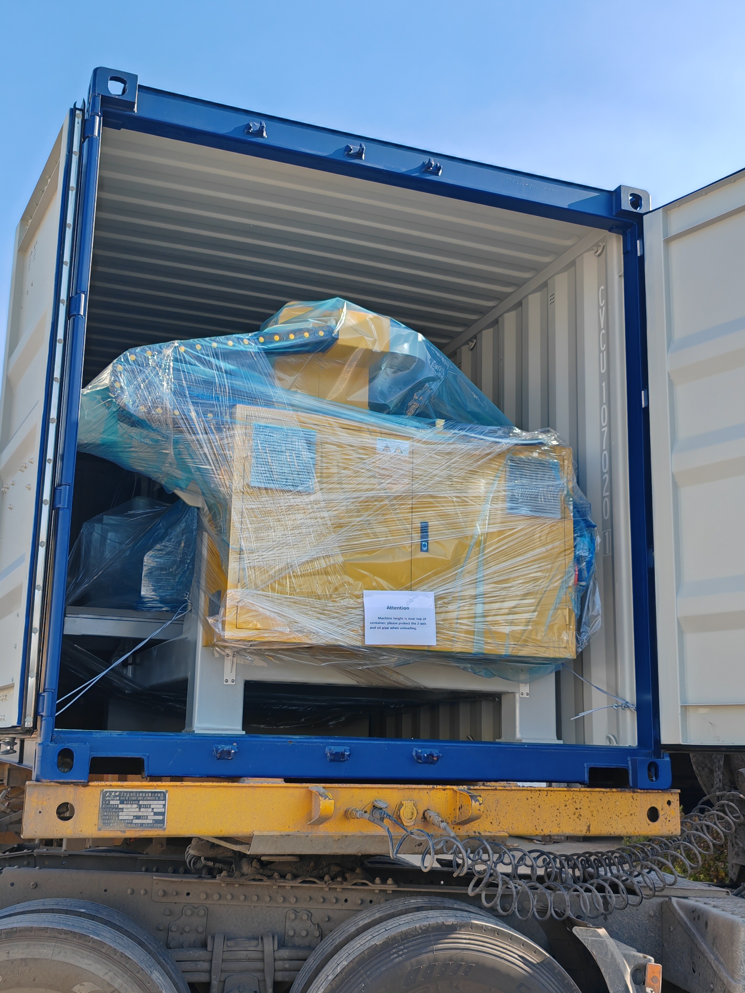 شحنات GANGER CNC منشار جسر 4+1 محور GQ-3220BM إلى أوروبا