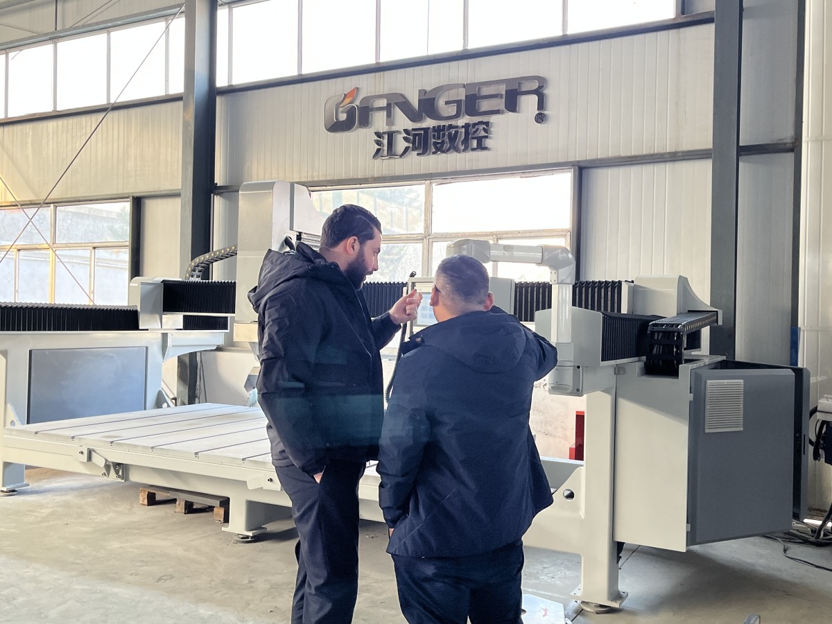 عميل تونسي يزور مصنع GANGER CNC