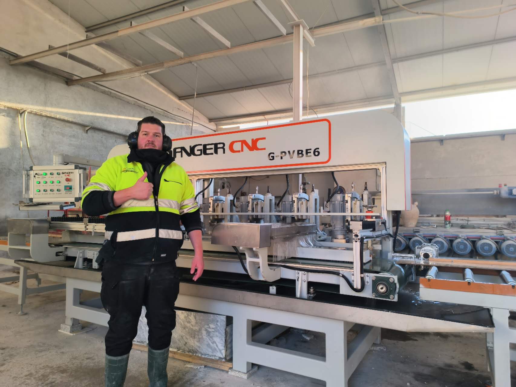 التكنولوجيا لا تعرف حدودًا، والخدمة لا تعرف مسافة