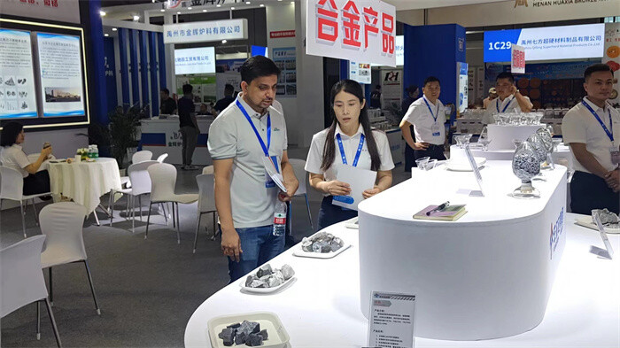 ووضع فرق محليةمن يستطيع تطوير خطط الحفظ ،