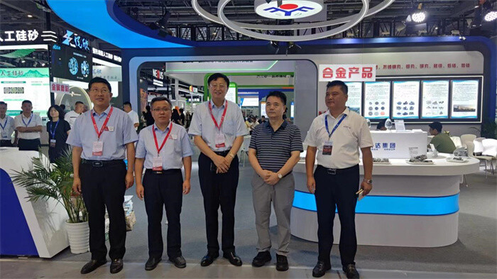 ووضع فرق محليةمن يستطيع تطوير خطط الحفظ ،