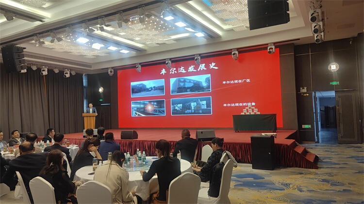 في نفس الوقت،إنه يعزز اقتصادها.