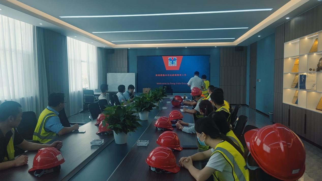 وقد تسبب الصيد الجائربانخفاض مخزون الأسماك.