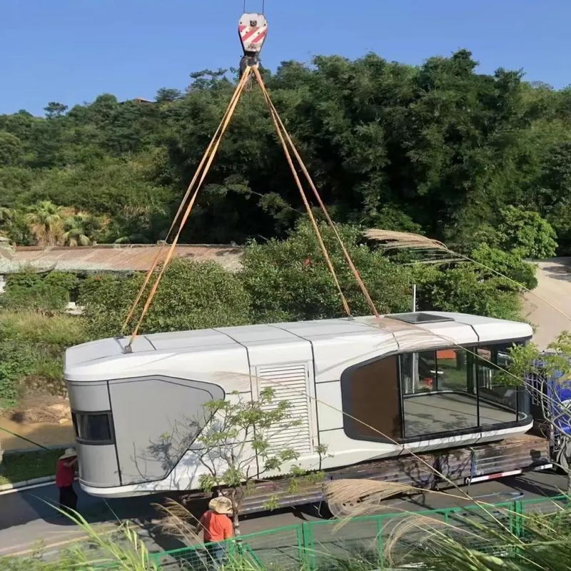 كبسولة الفضاء B7