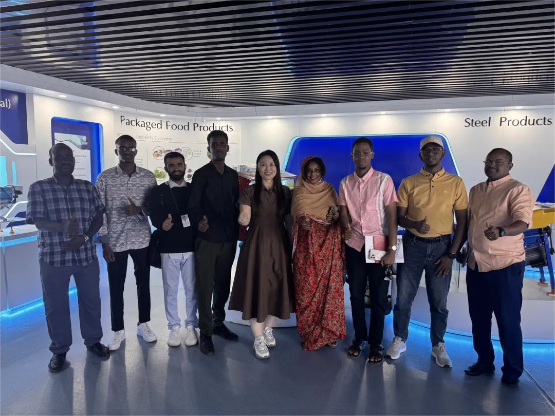 نجح مركز جيبوتي للمعارض التجارية الإلكترونية عبر الحدود في عقد اجتماع للترويج للمنتجات. اجتمع عملاء شرق إفريقيا لاستكشاف فرص العمل