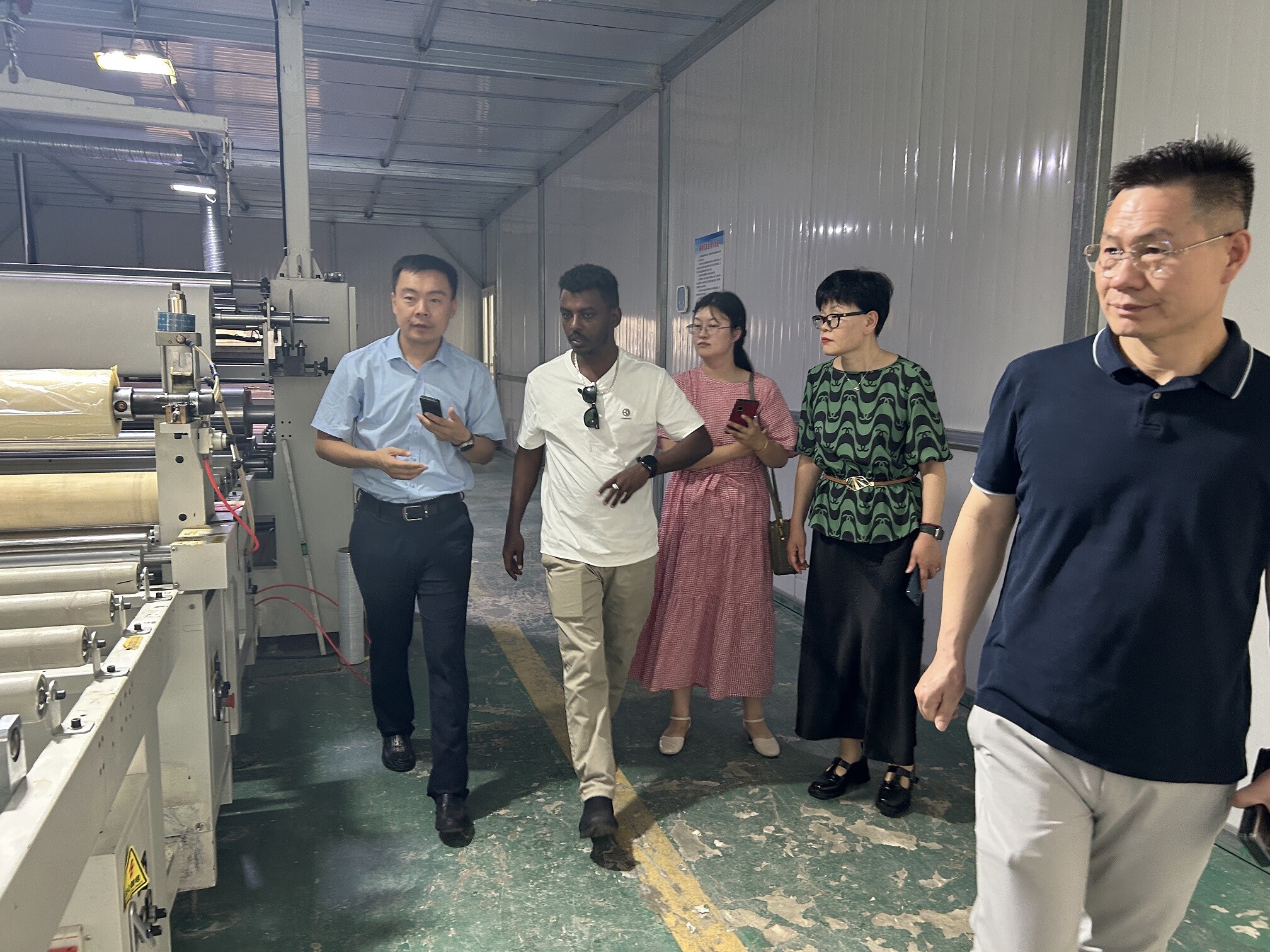 التعاون الصيني المصري في مجال مواد البناء يخطو خطوات جديدة: التجار الإثيوبيون يزورون شركتنا ويتفاوضون بشأن التعاون