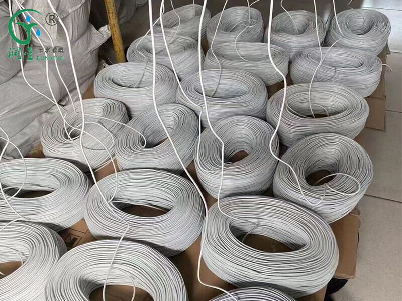 أنبوب شعري من مادة البولي إيثيلين