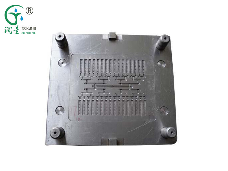 قالب رأس التنقيط المسطح المدمج داخليًا