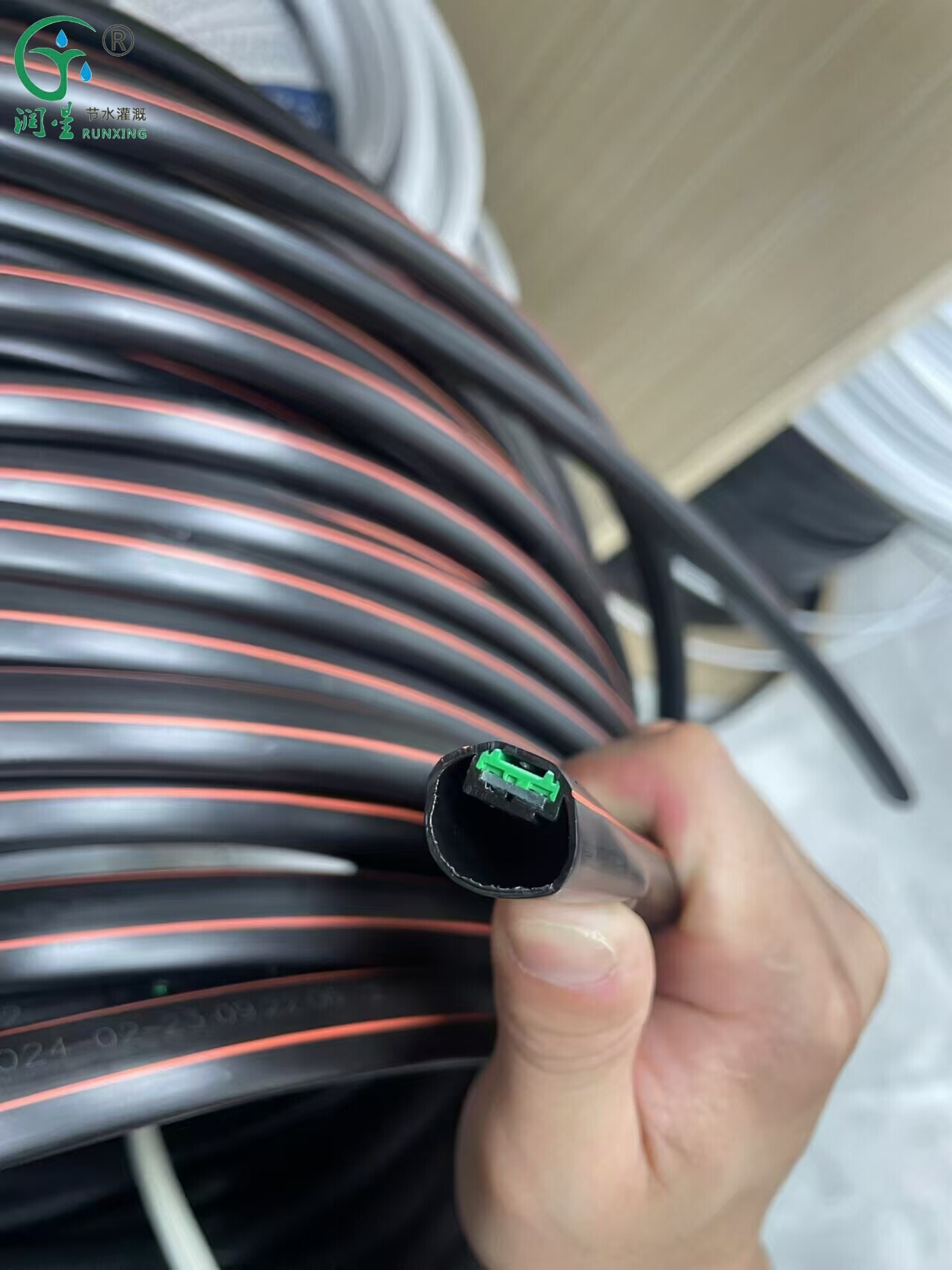 أنبوب الري بالتنقيط المعوض للضغط