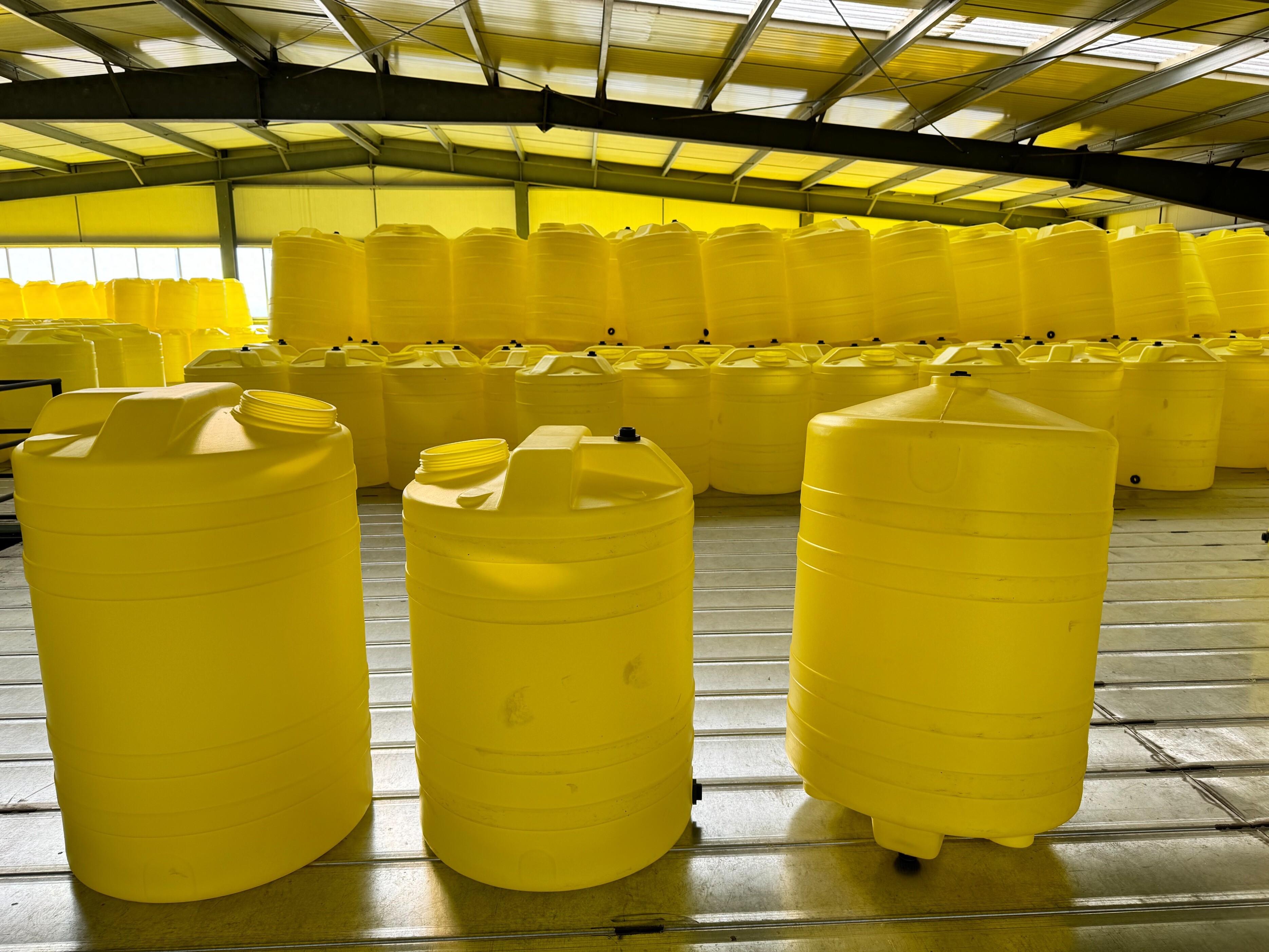 خزان سماد التحريك التلقائي